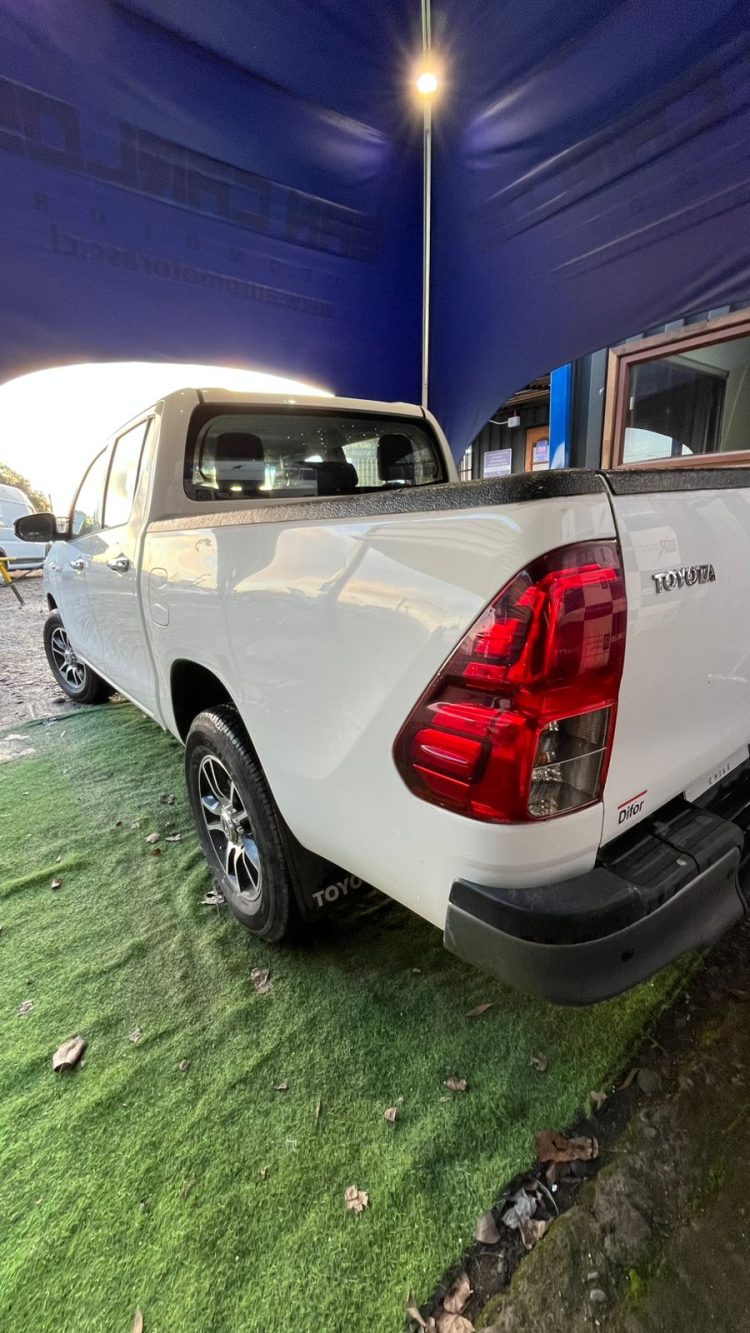 TOYOTA HILUX 2019 MT 2.4CC - Imagen 6