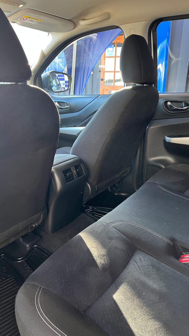 NISSAN NAVARA 2020 MT 2.3CC 4X4 - Imagen 6